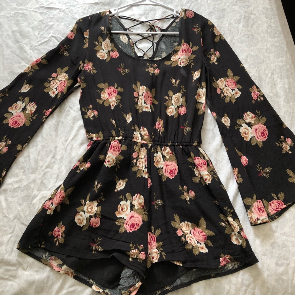 Cute Black Floral Romper w Bell Sleves